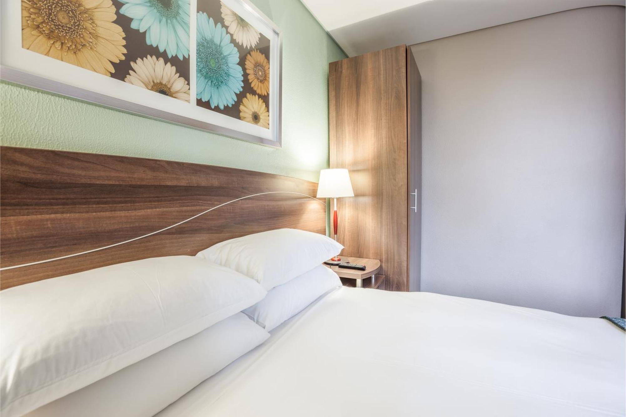Town Lodge Gaborone Phòng bức ảnh